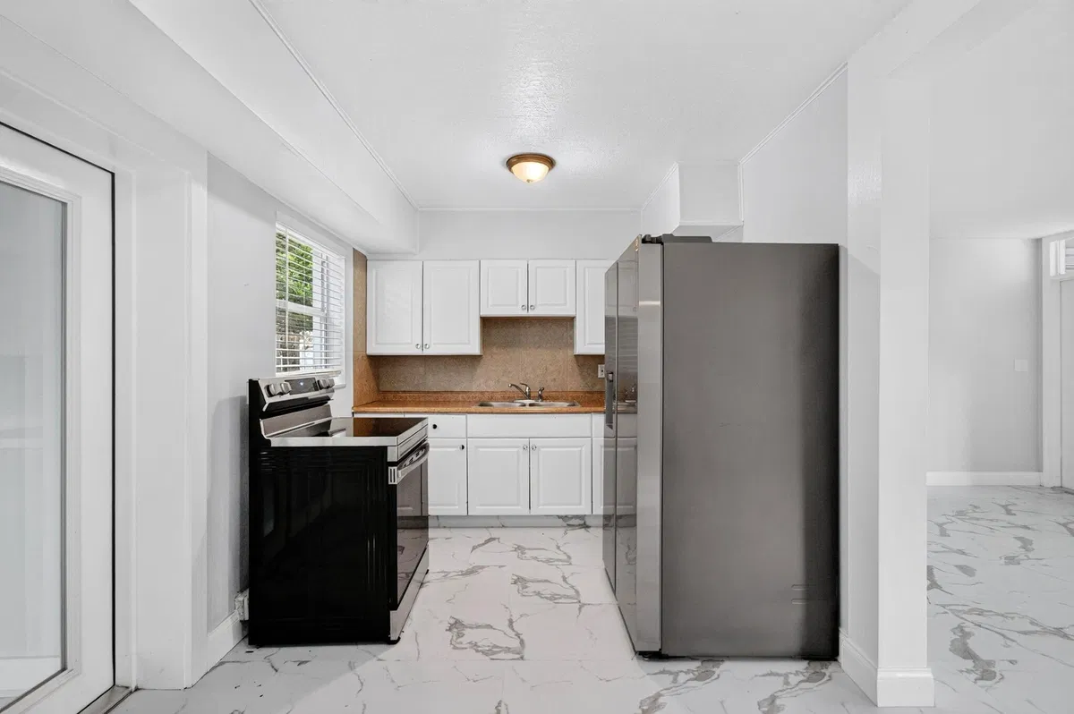 Residence photo 16