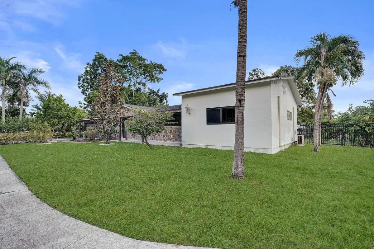 Residence photo 4