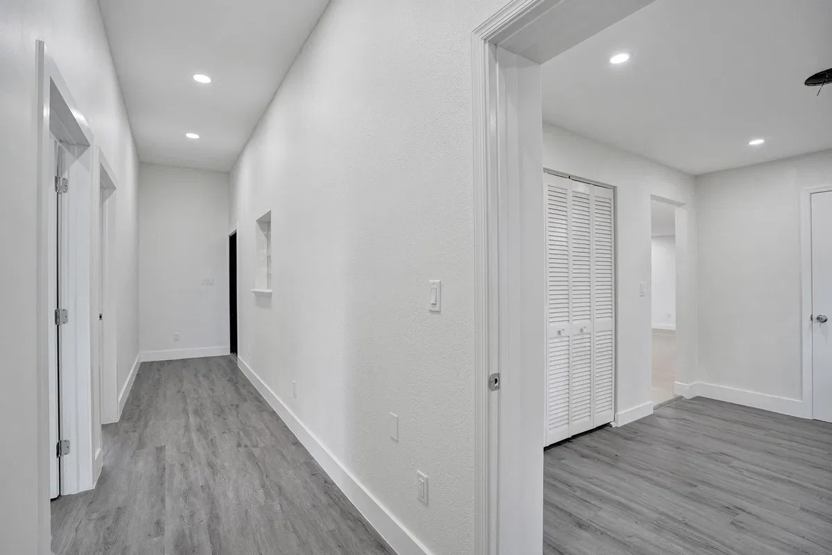 Residence photo 16