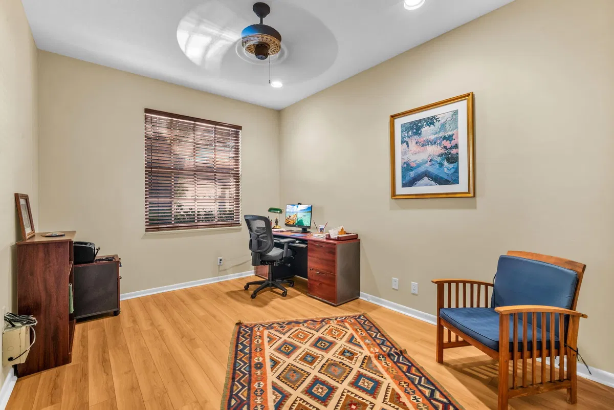  Residence photo 19