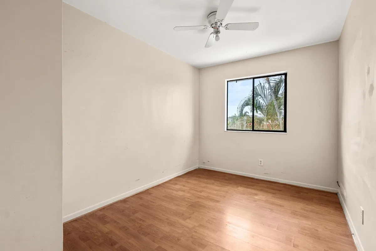 Residence photo 16