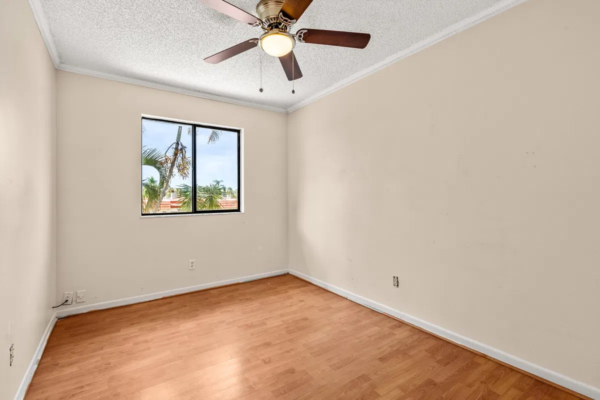 Residence photo 19