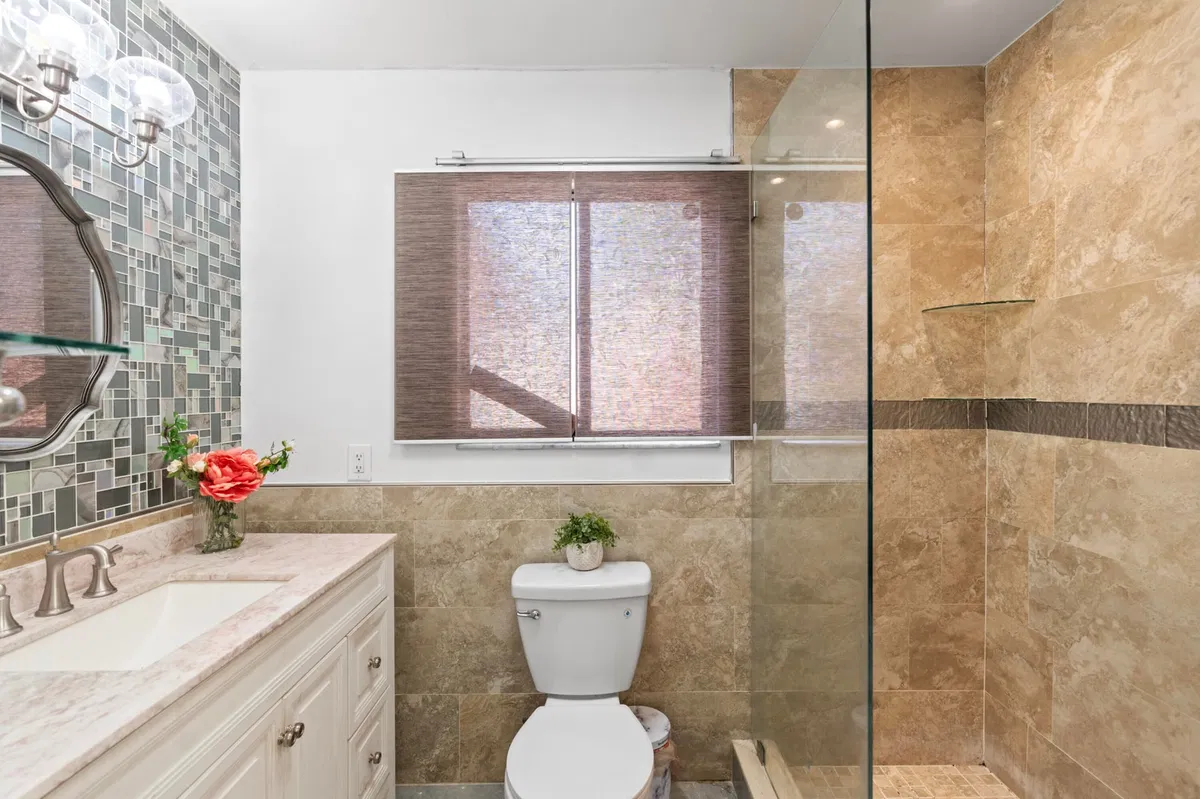  Residence photo 7