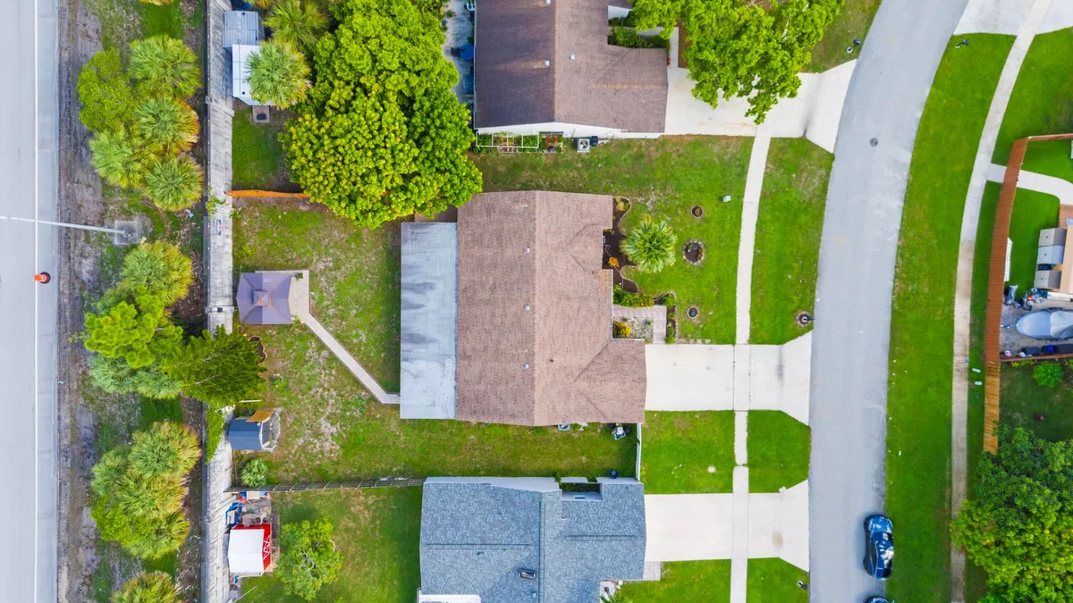  Residence photo 19