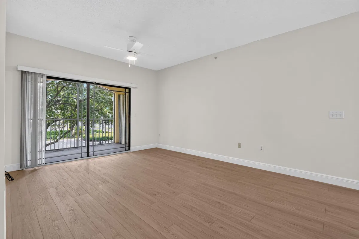  Residence photo 10