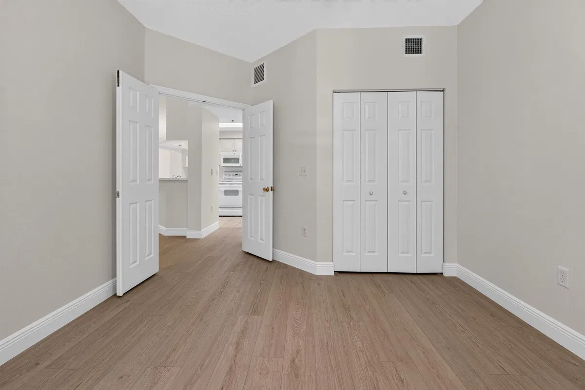  Residence photo 19