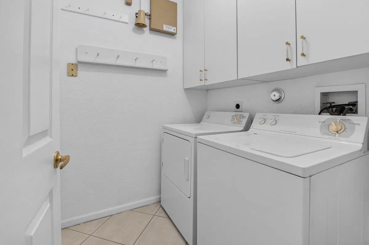 Residence photo 25