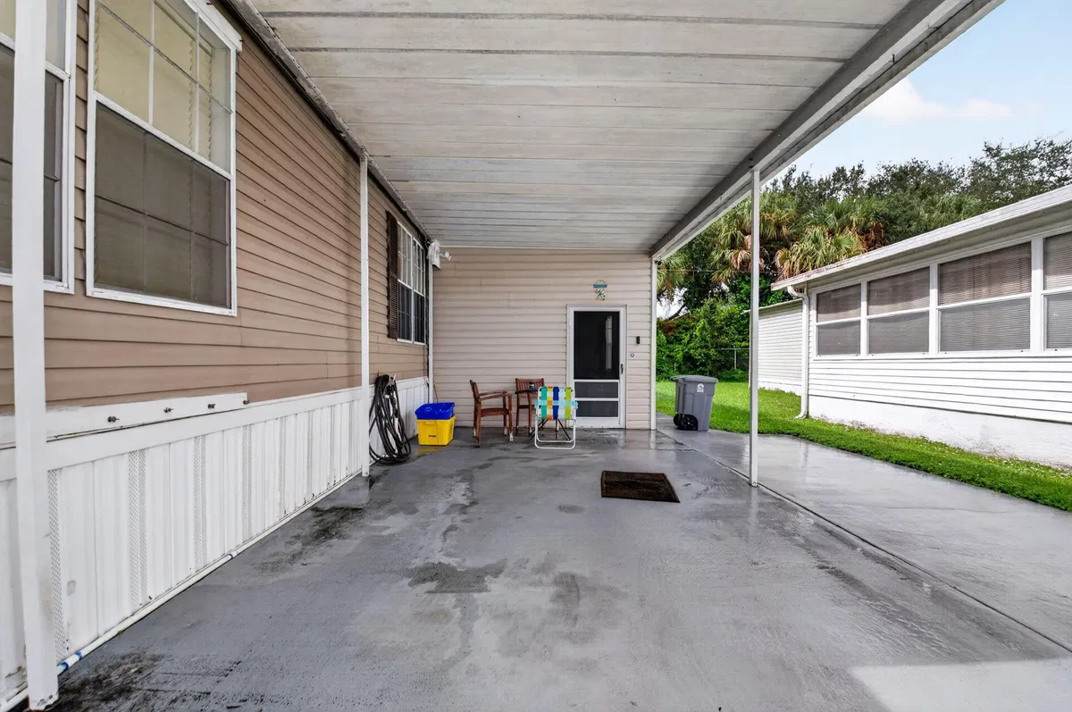 Unit 33 photo 28