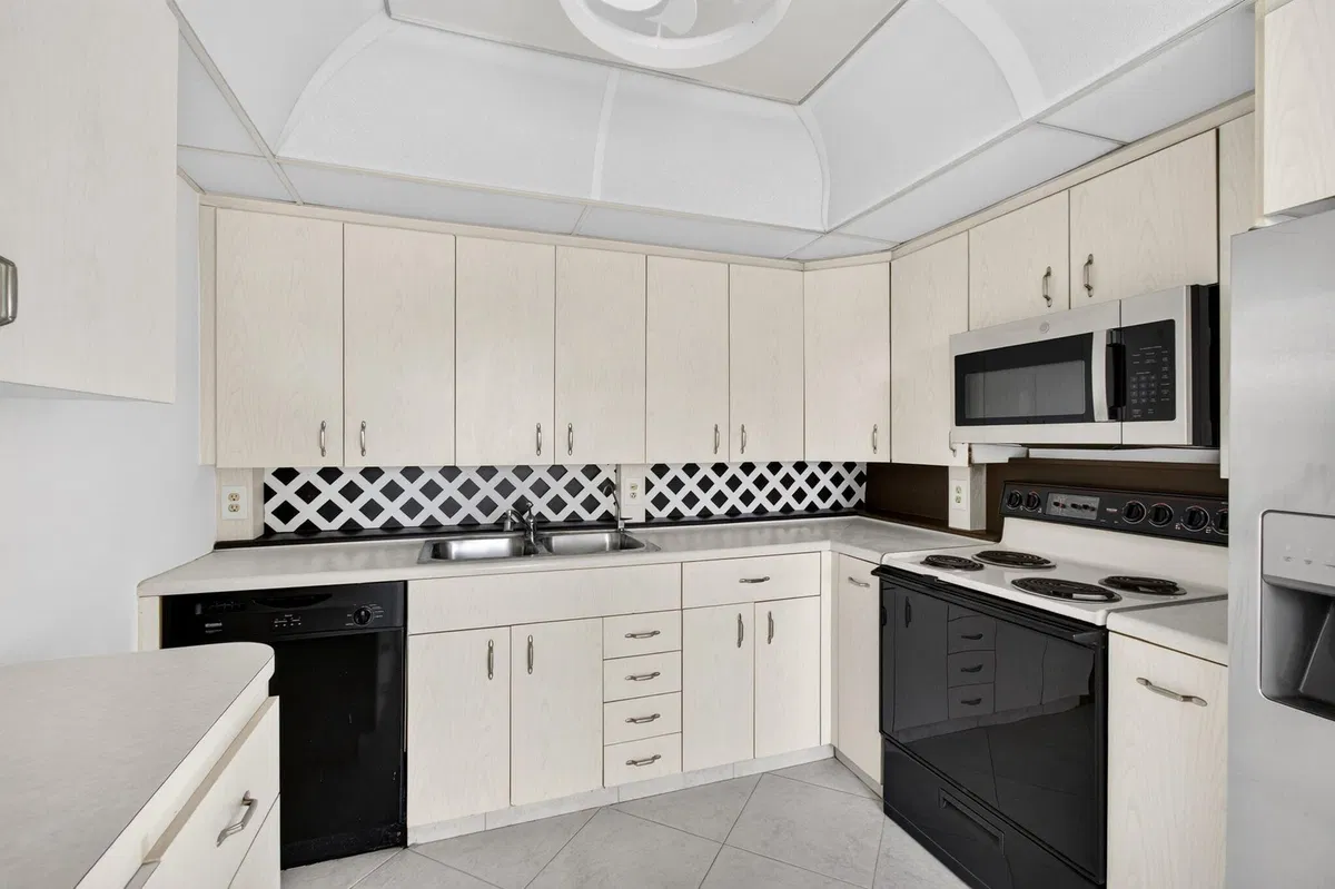  Residence photo 22