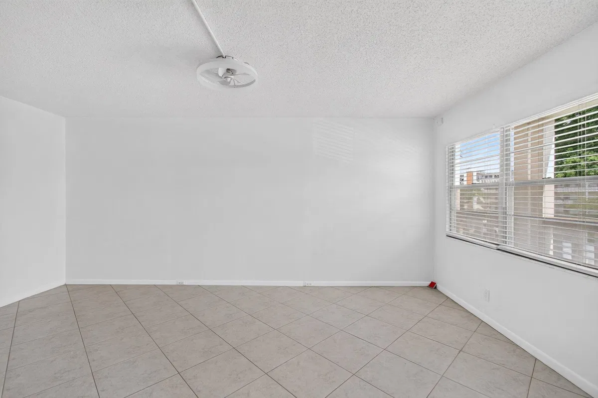  Residence photo 28