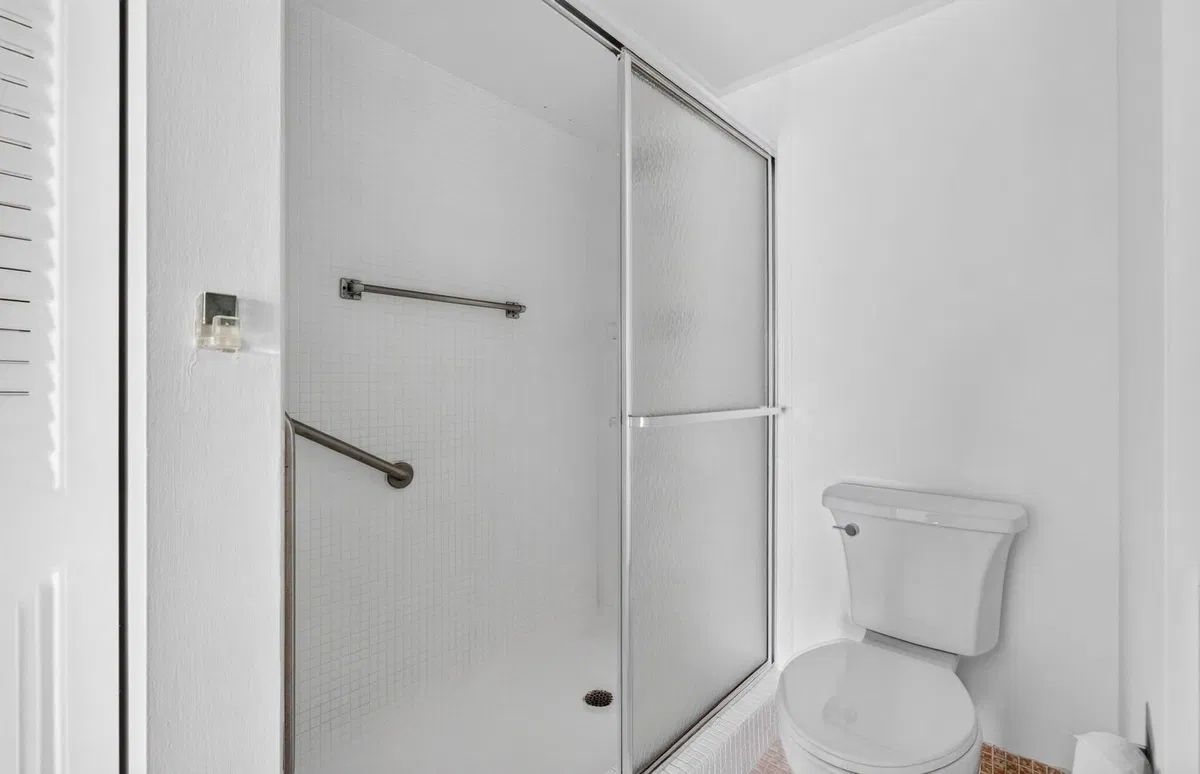  Residence photo 34