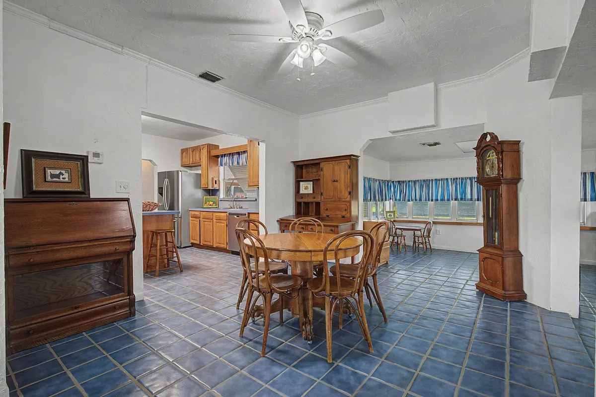  Residence photo 16