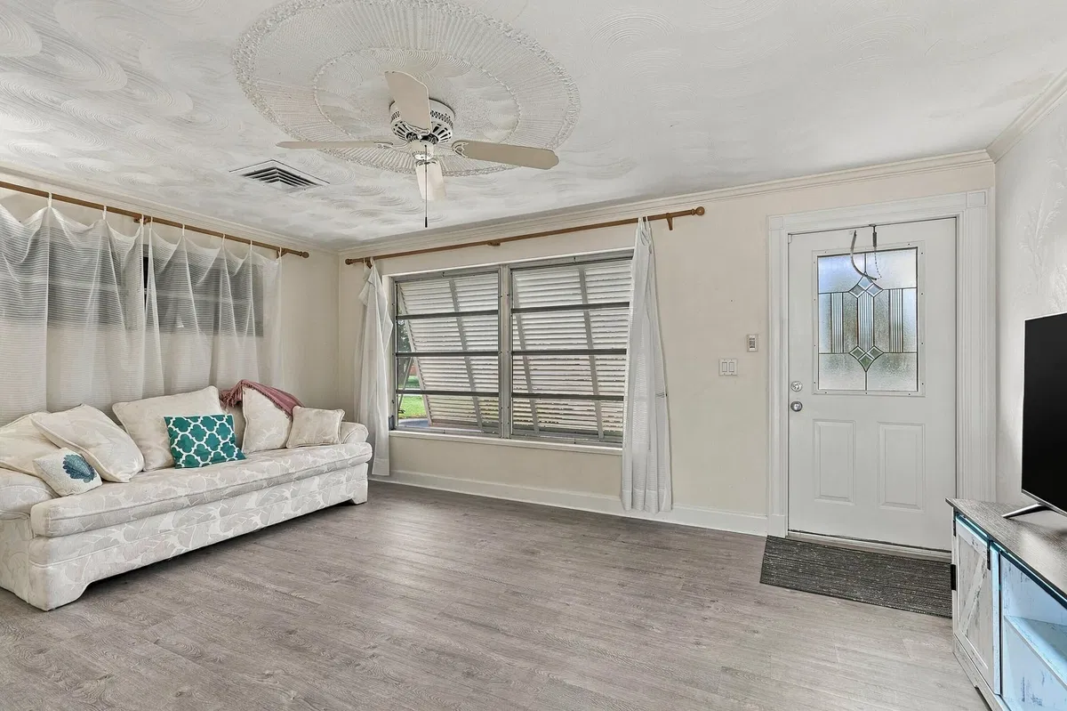 Residence photo 4
