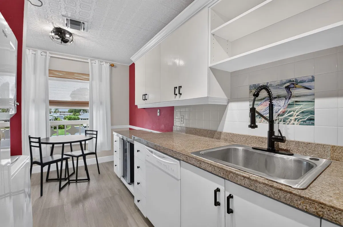 Residence photo 10
