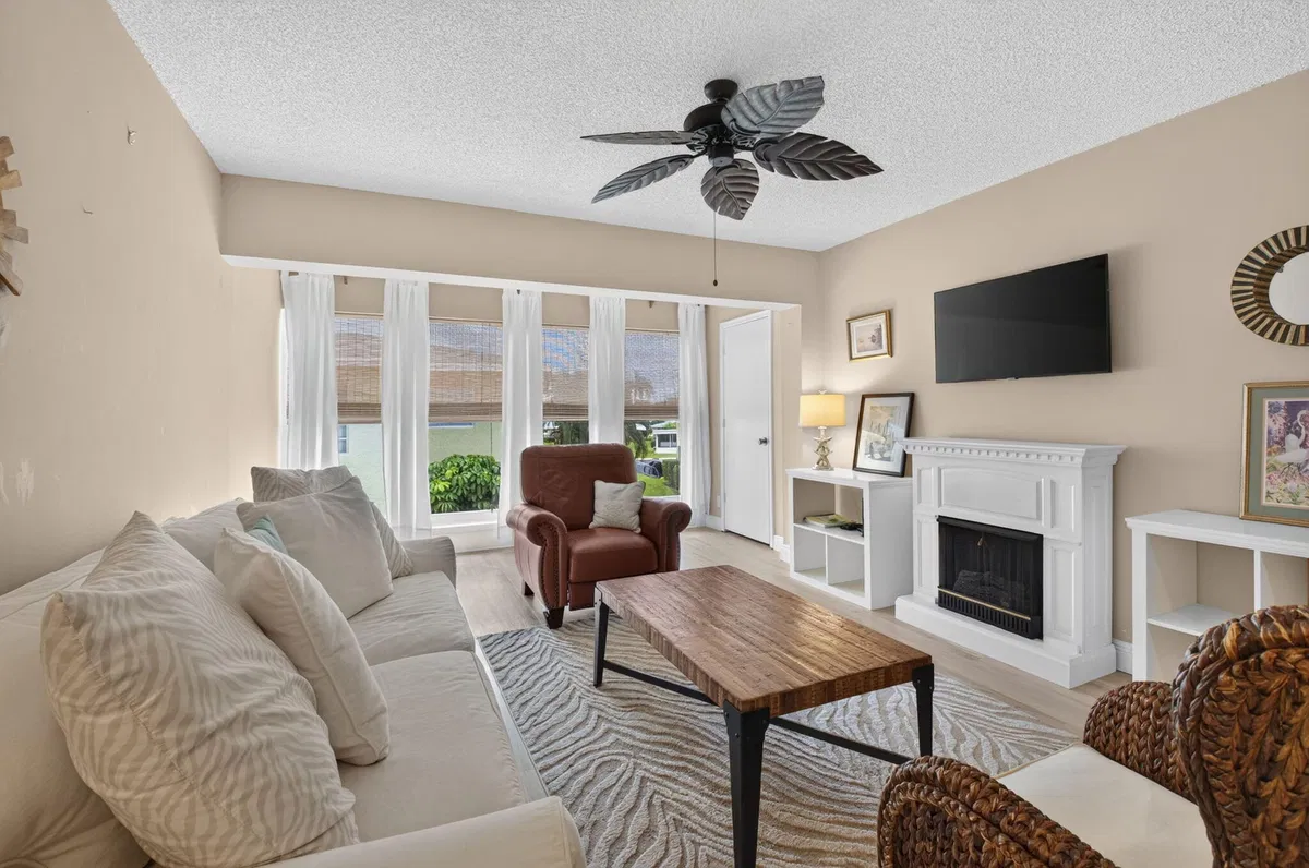 Residence photo 19