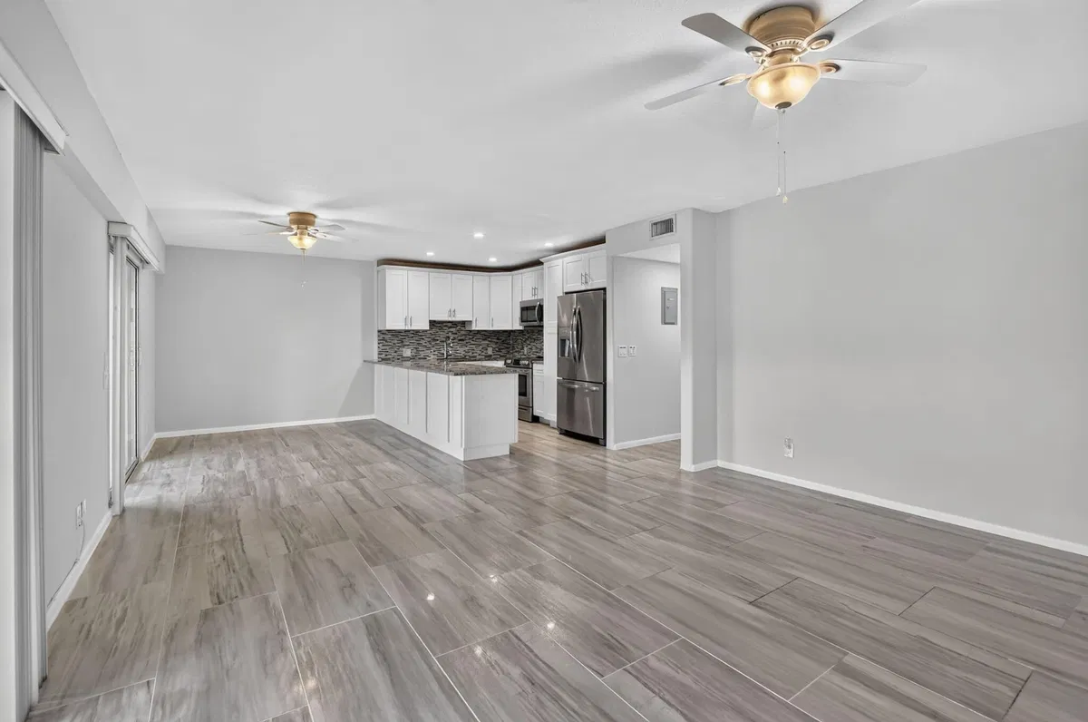 Residence photo 7