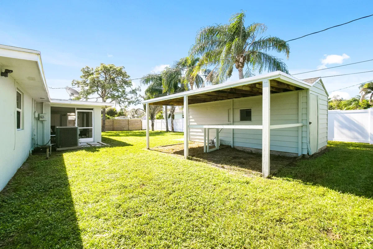 Residence photo 43