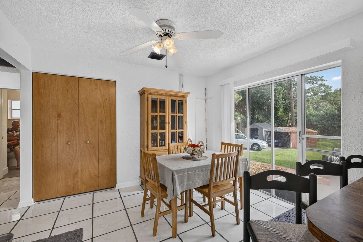 Residence photo 10