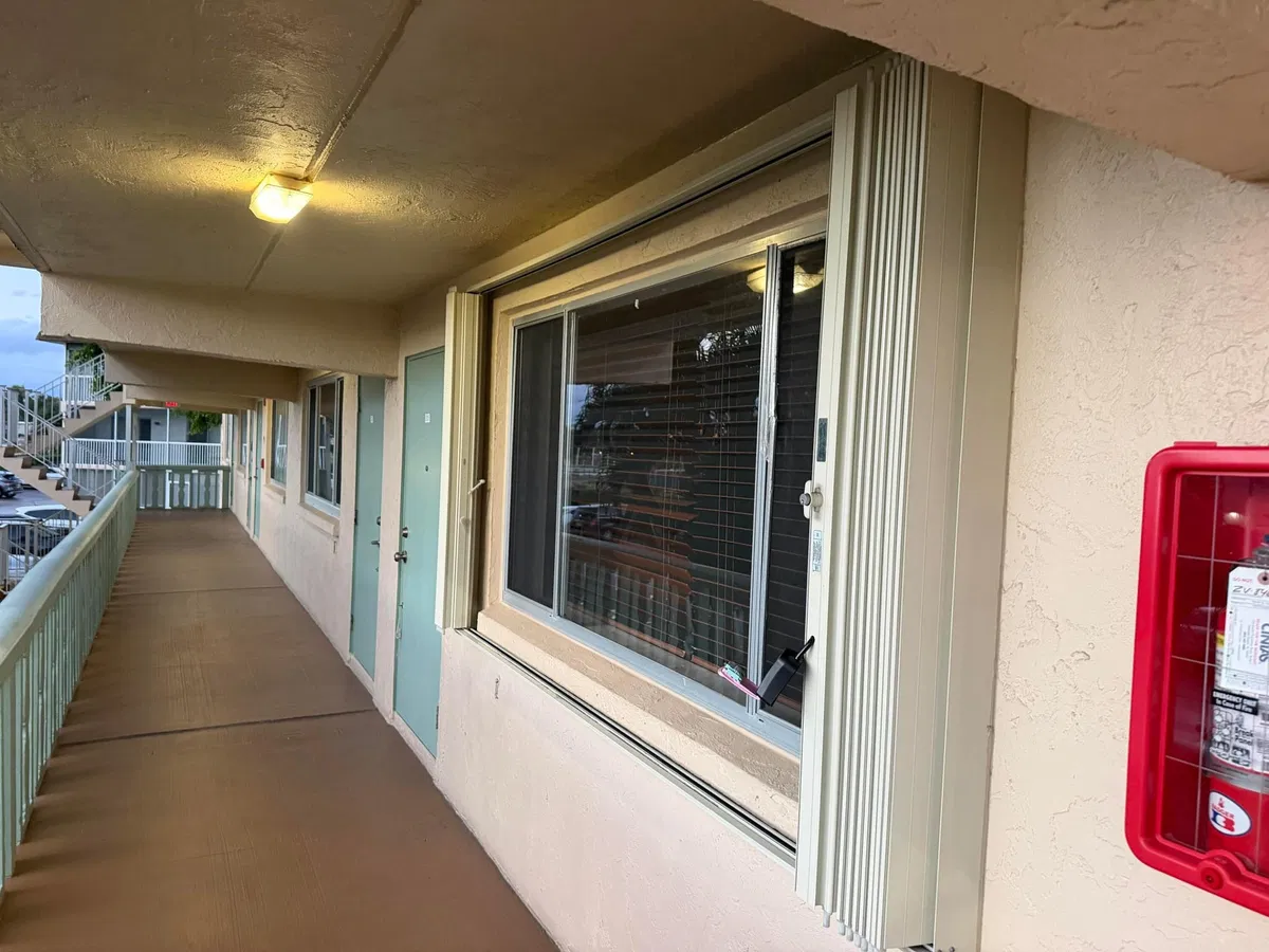 Unit 205 photo 4