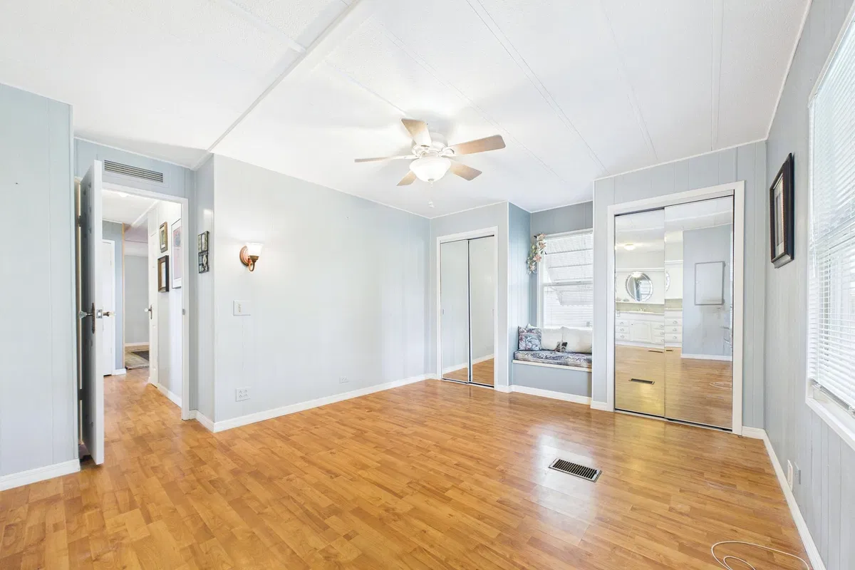 Residence photo 16