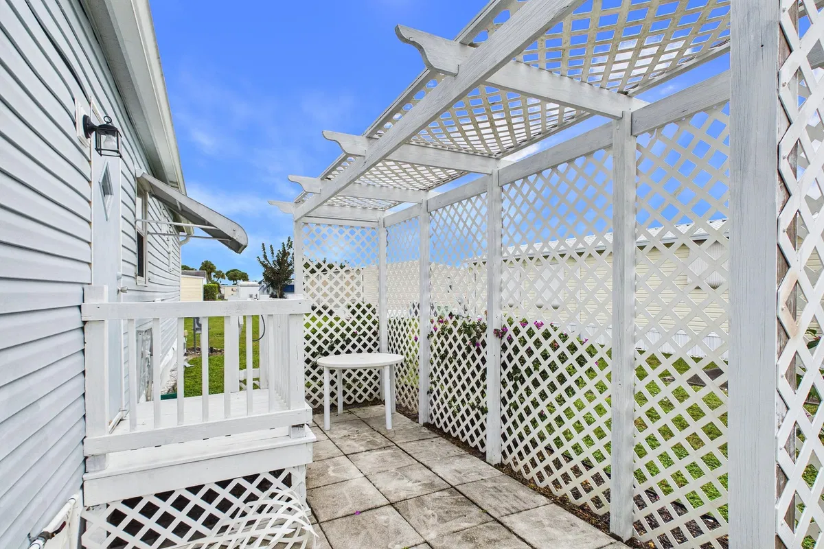 Residence photo 25
