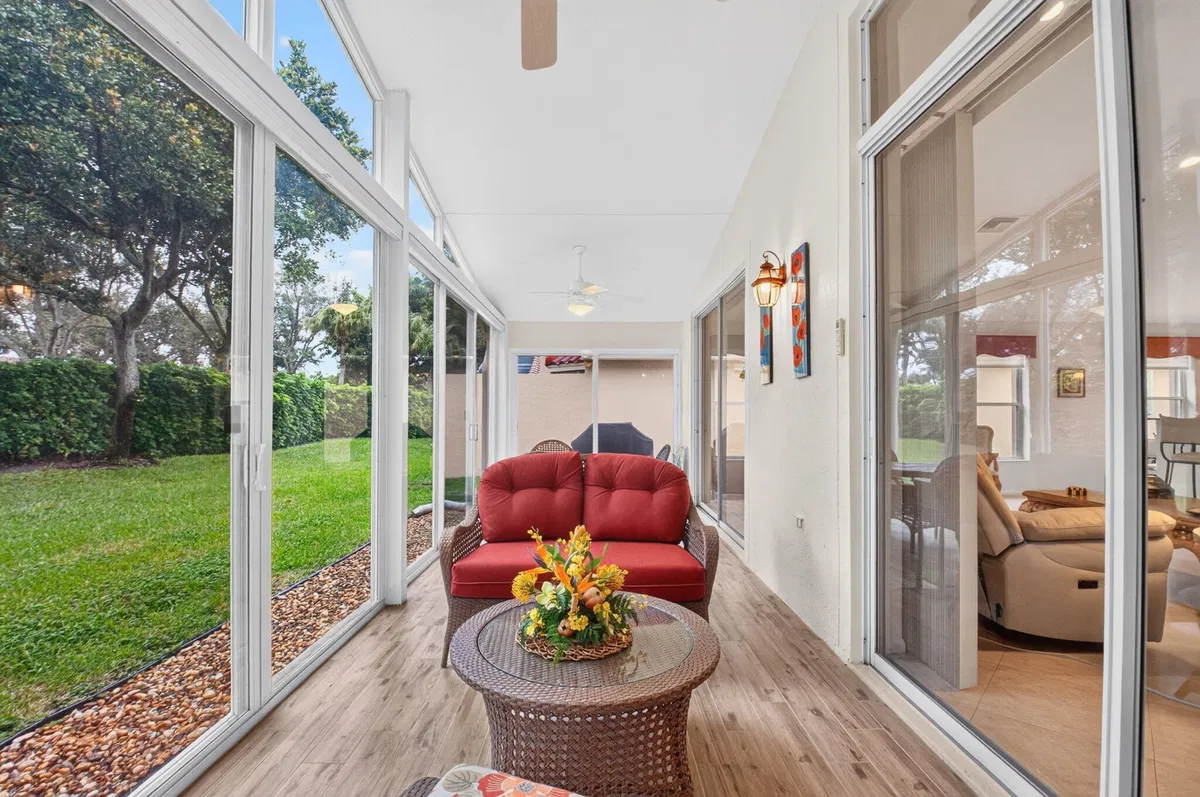 Residence photo 28
