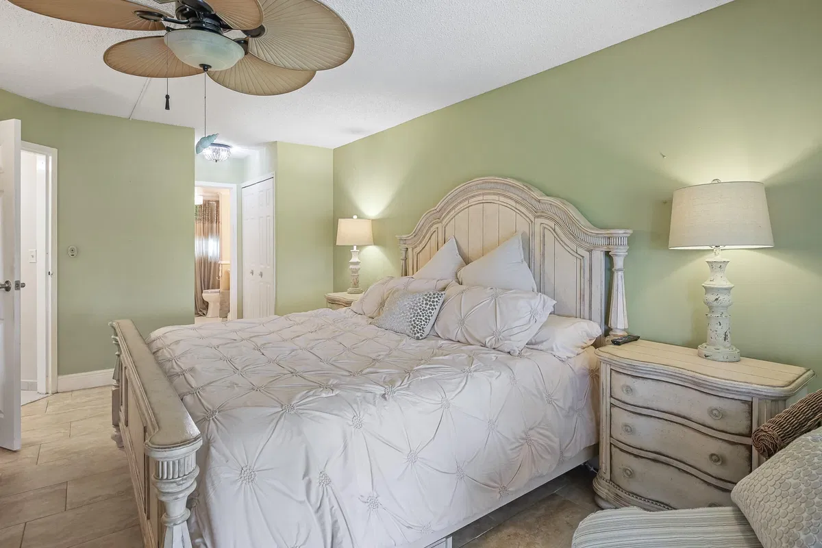 Unit 502 photo 10