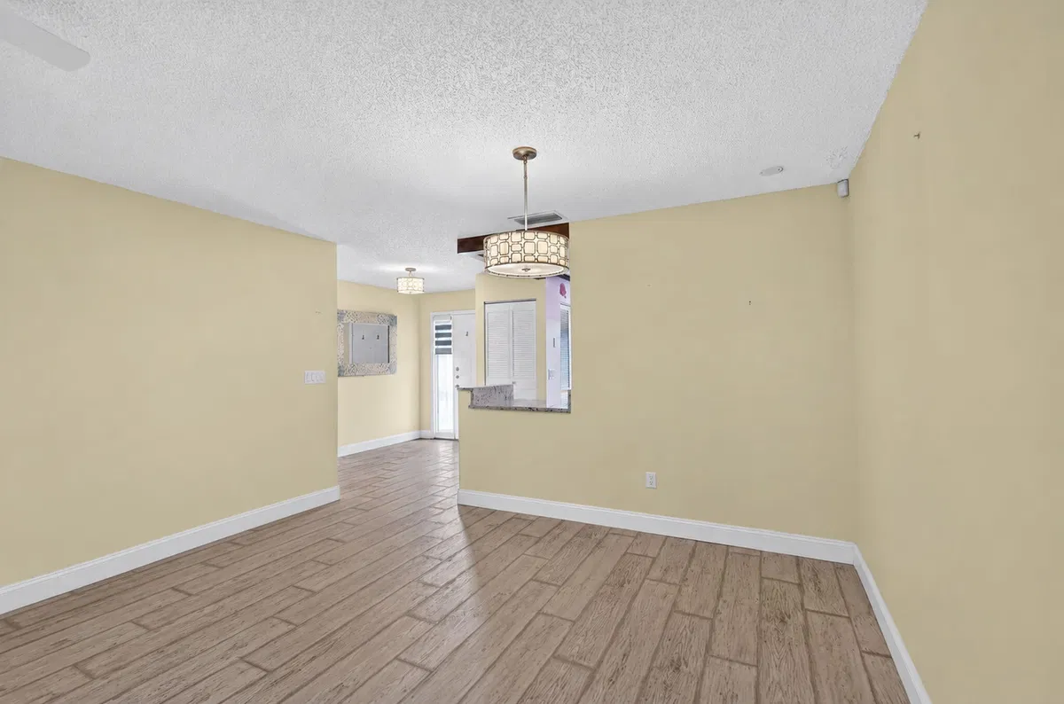 Residence photo 16