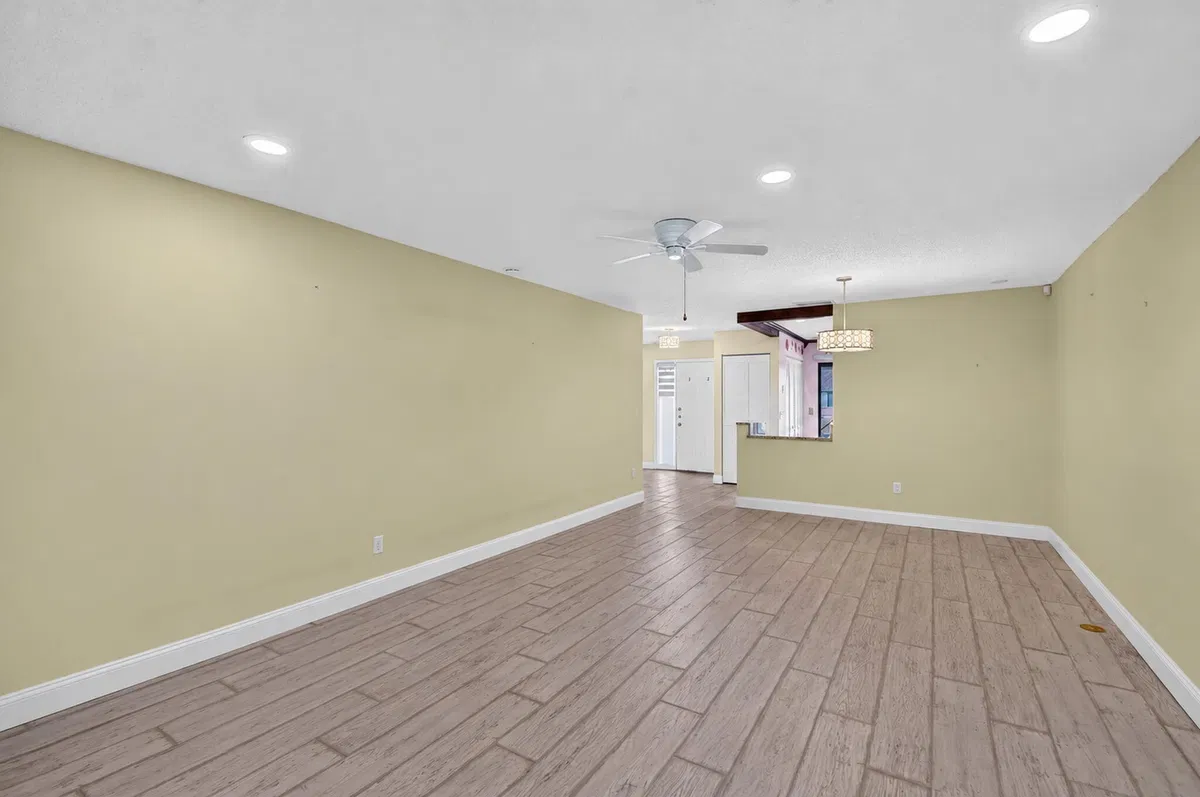 Residence photo 19