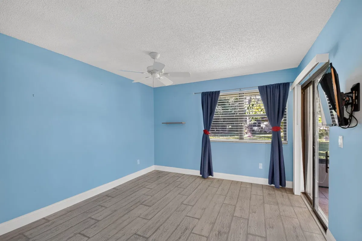 Residence photo 34
