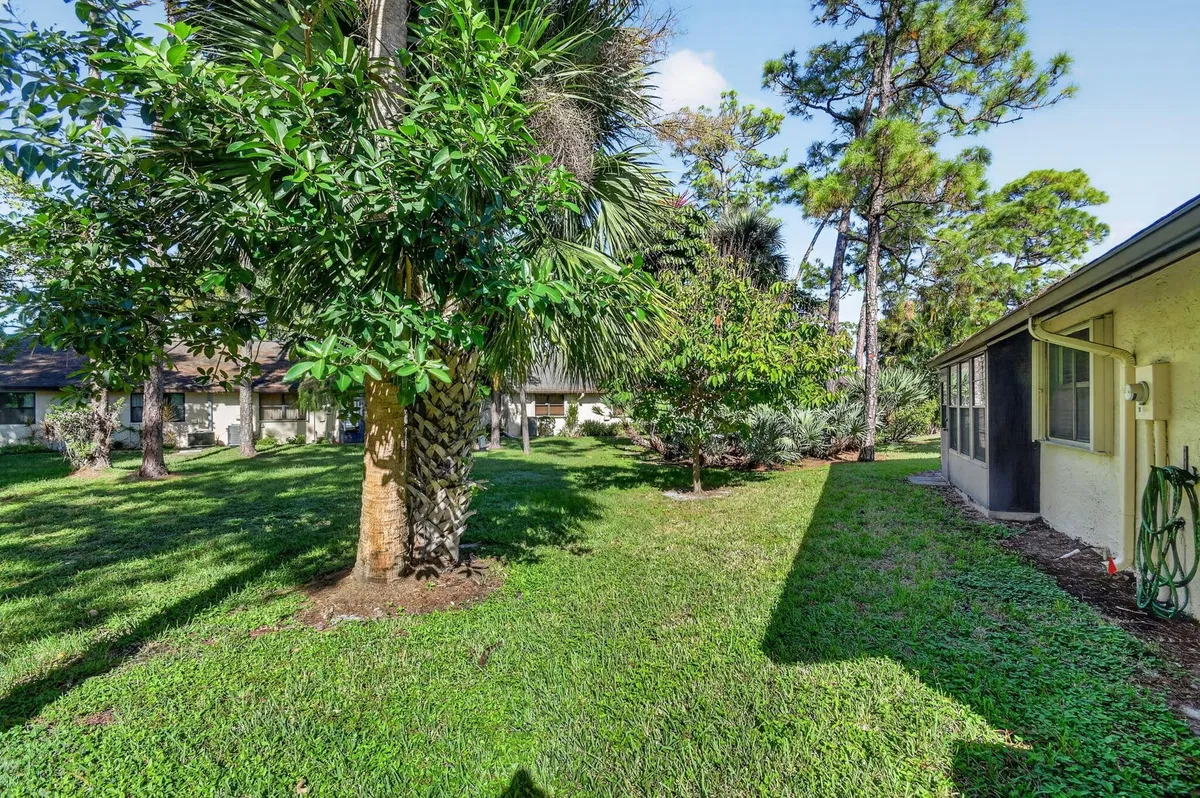 Residence photo 43