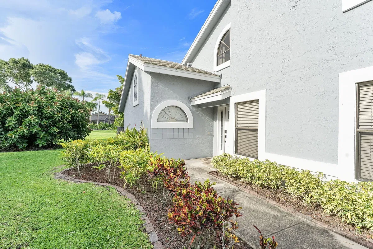 Residence photo 43
