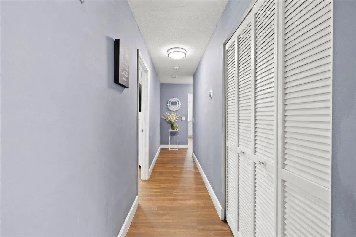 Residence photo 16