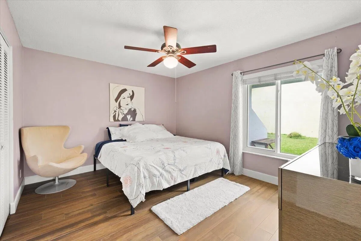 Residence photo 25