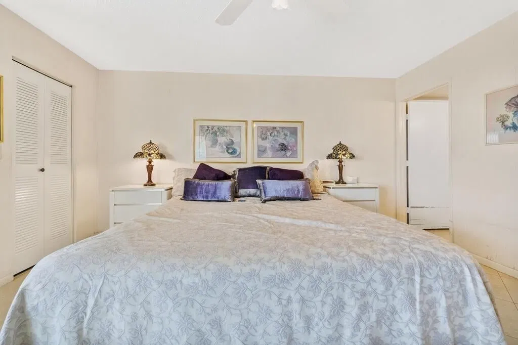  Unit 502 photo 16