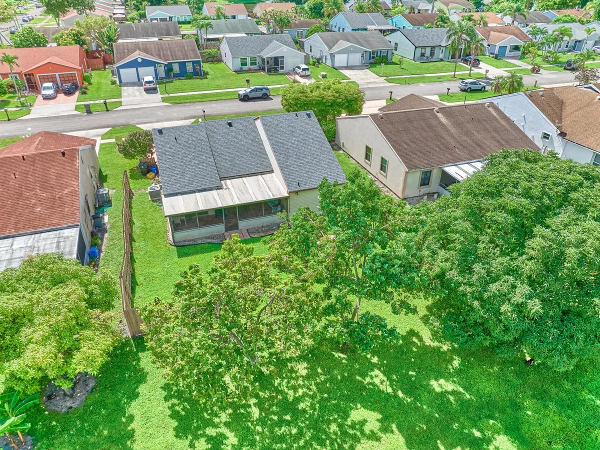  Residence photo 16