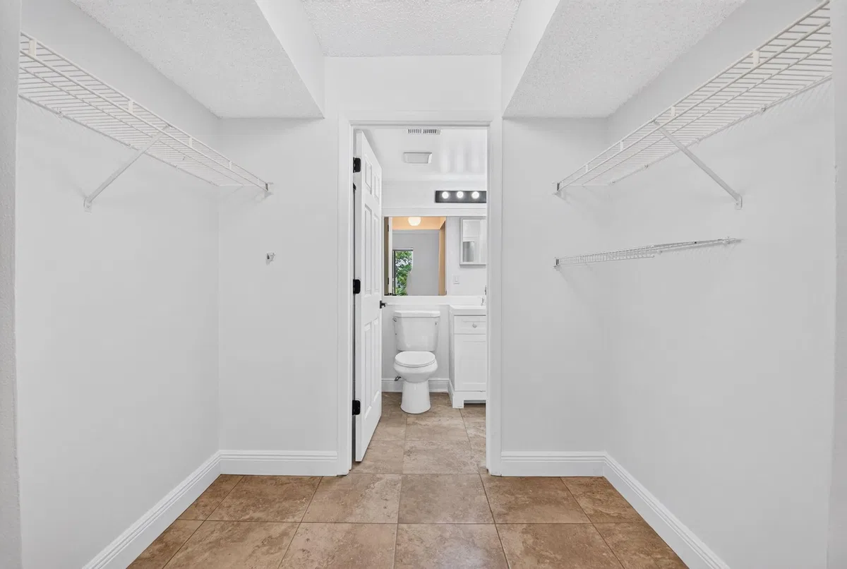 Unit E2 photo 19