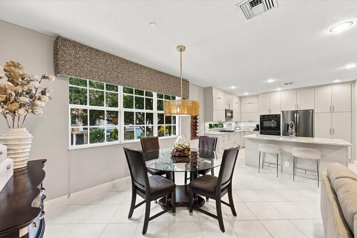  Residence photo 19