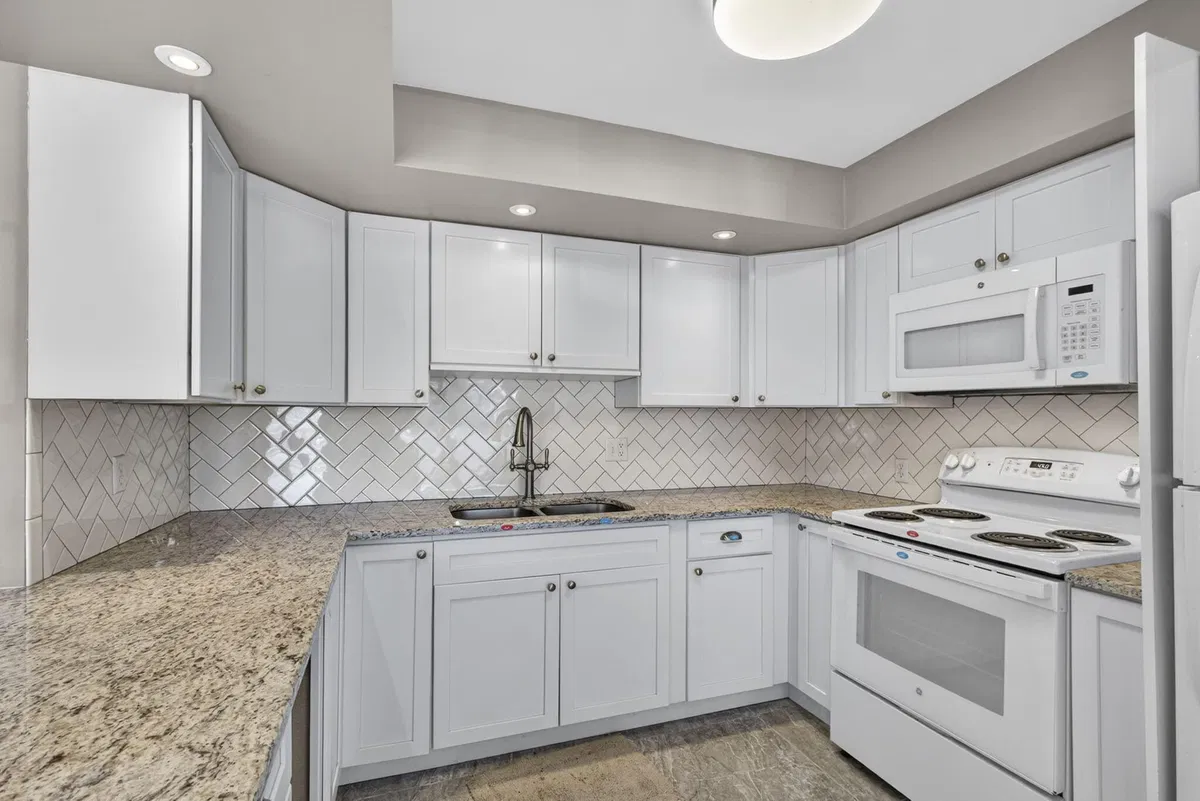  Residence photo 10