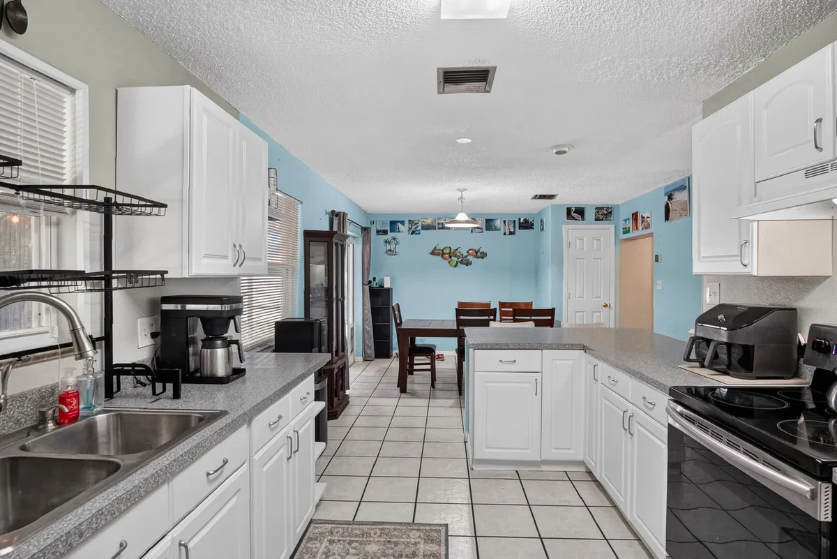 Residence photo 10