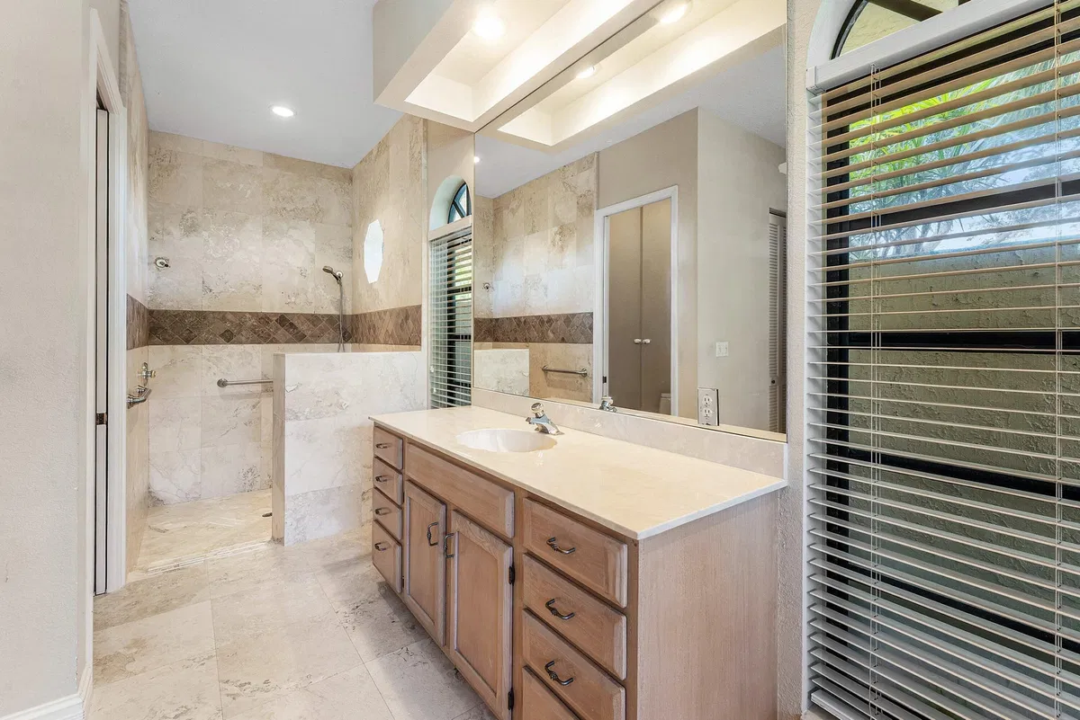 Heritage Oaks Residence photo 34