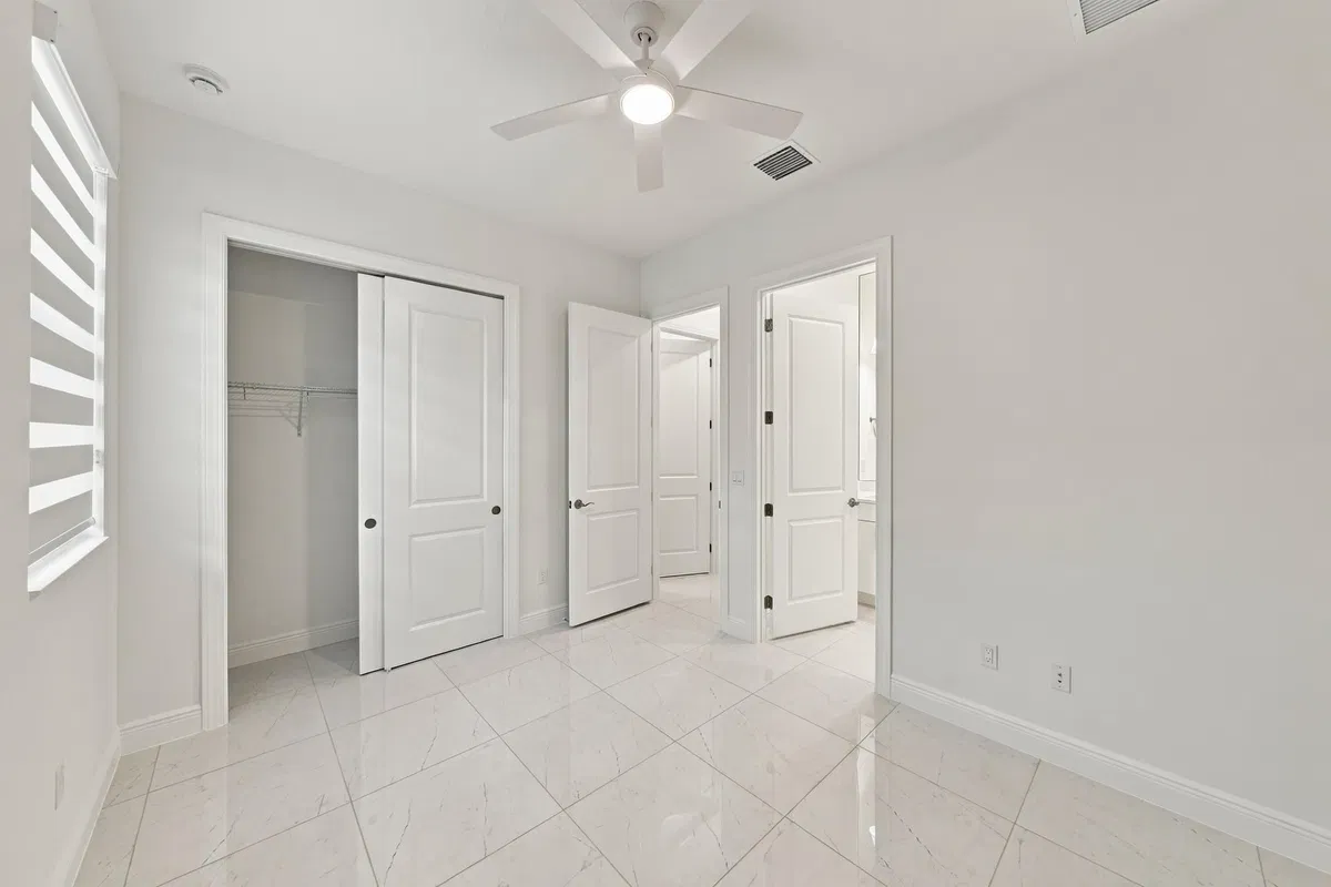  Residence photo 34