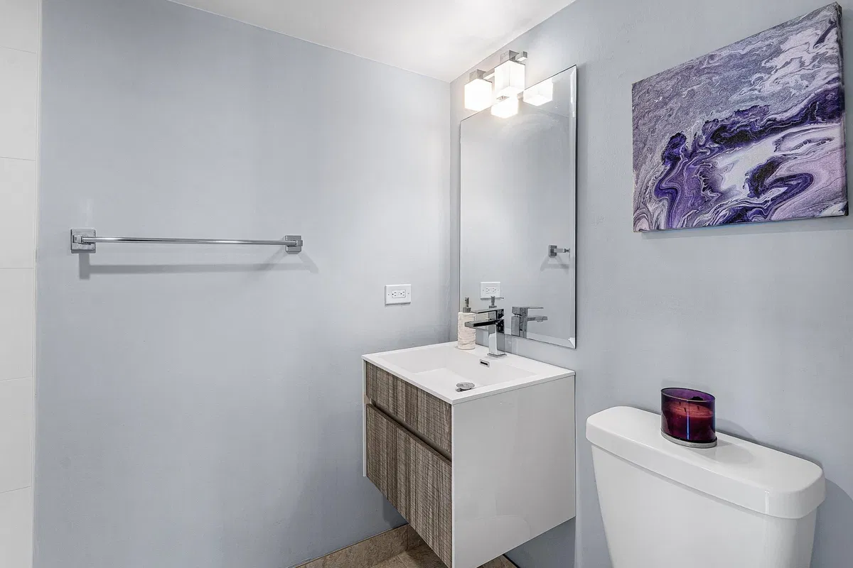  Unit 902 photo 16