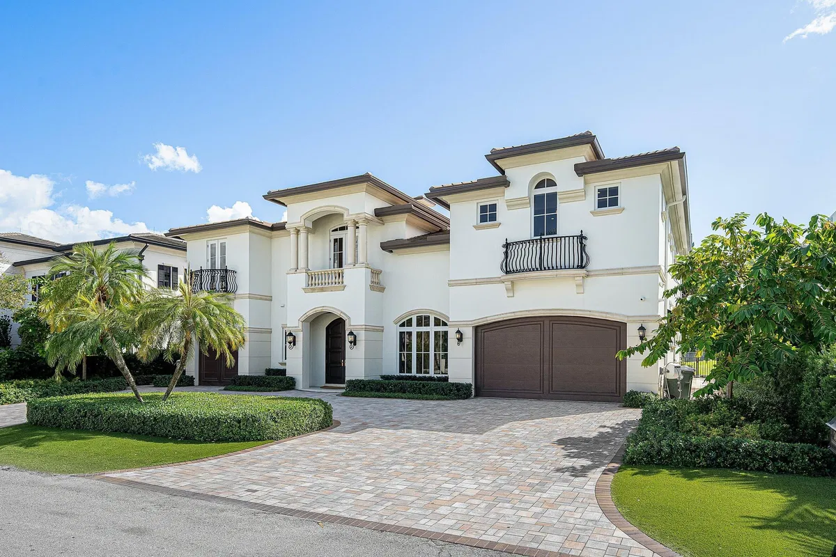 Golden Harbour Residence photo 4