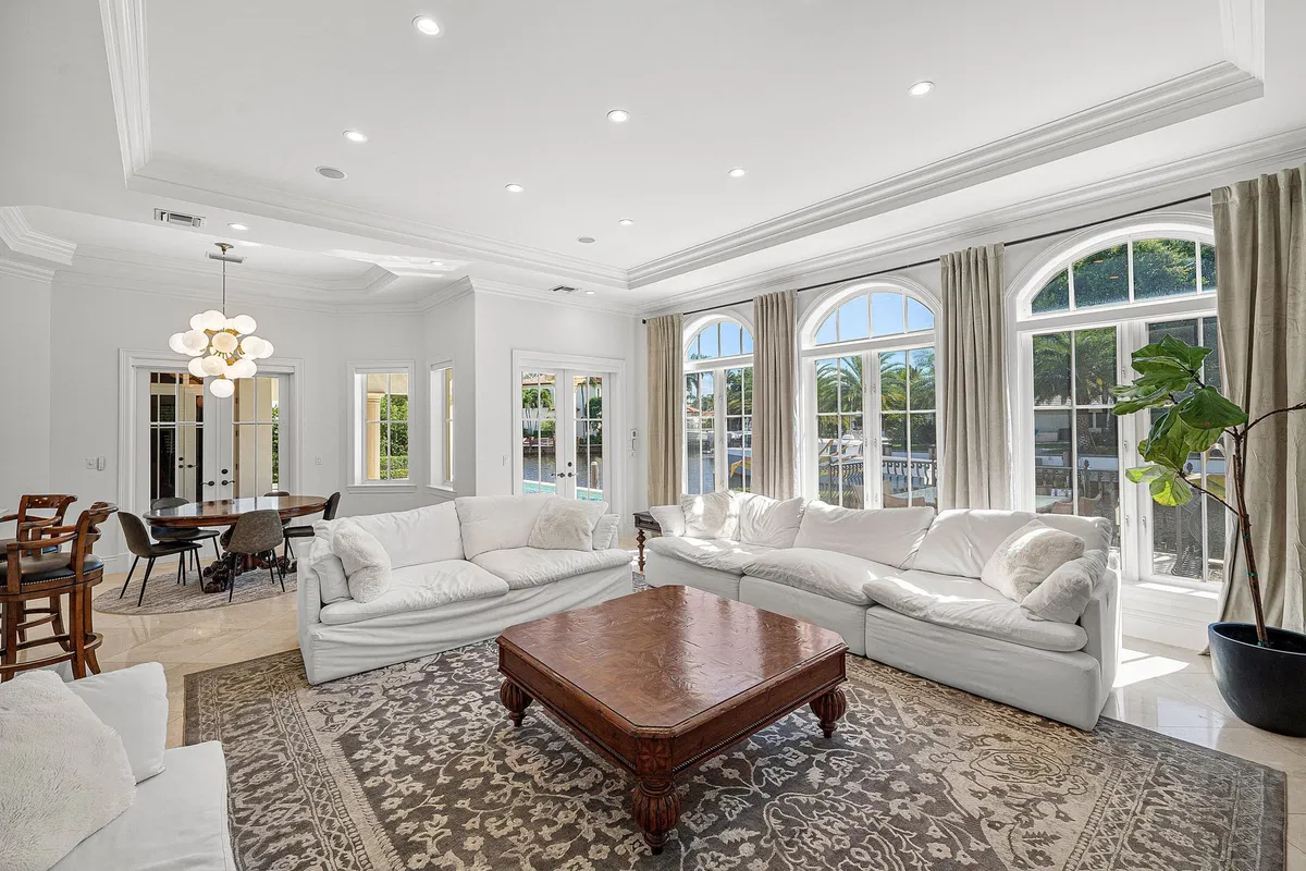 Golden Harbour Residence photo 25