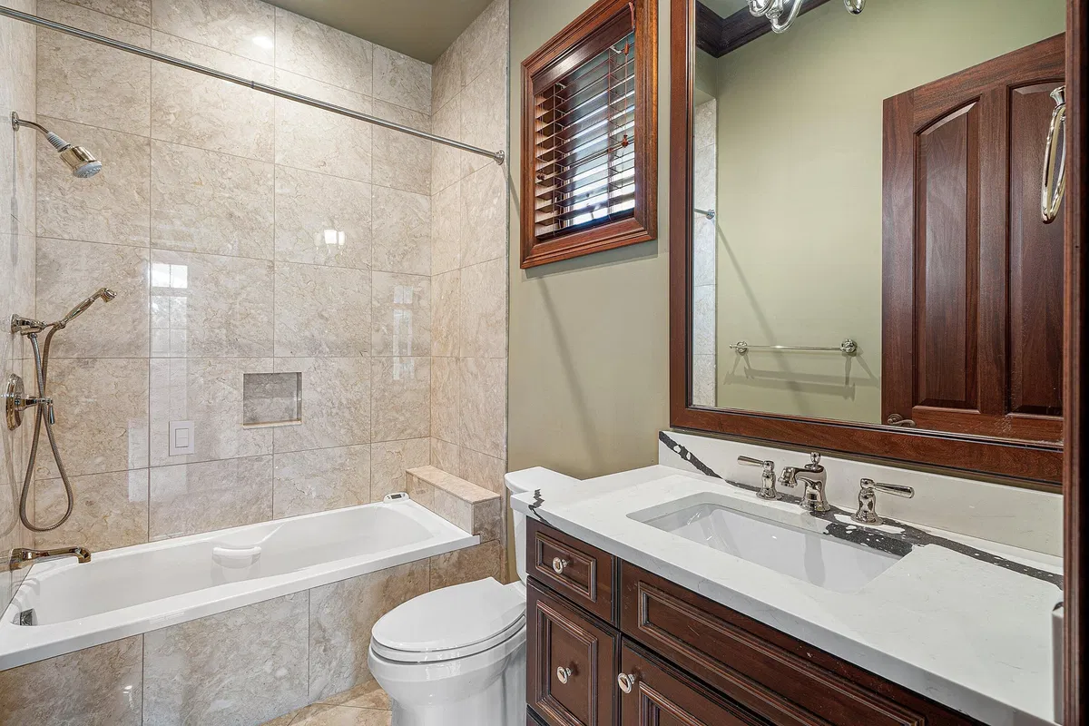 Golden Harbour Residence photo 31