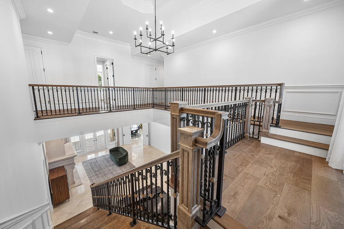 Golden Harbour Residence photo 34