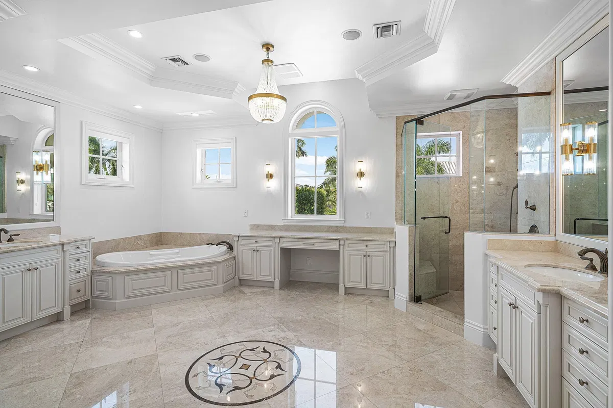 Golden Harbour Residence photo 40