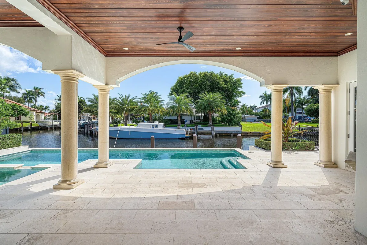 Golden Harbour Residence photo 61