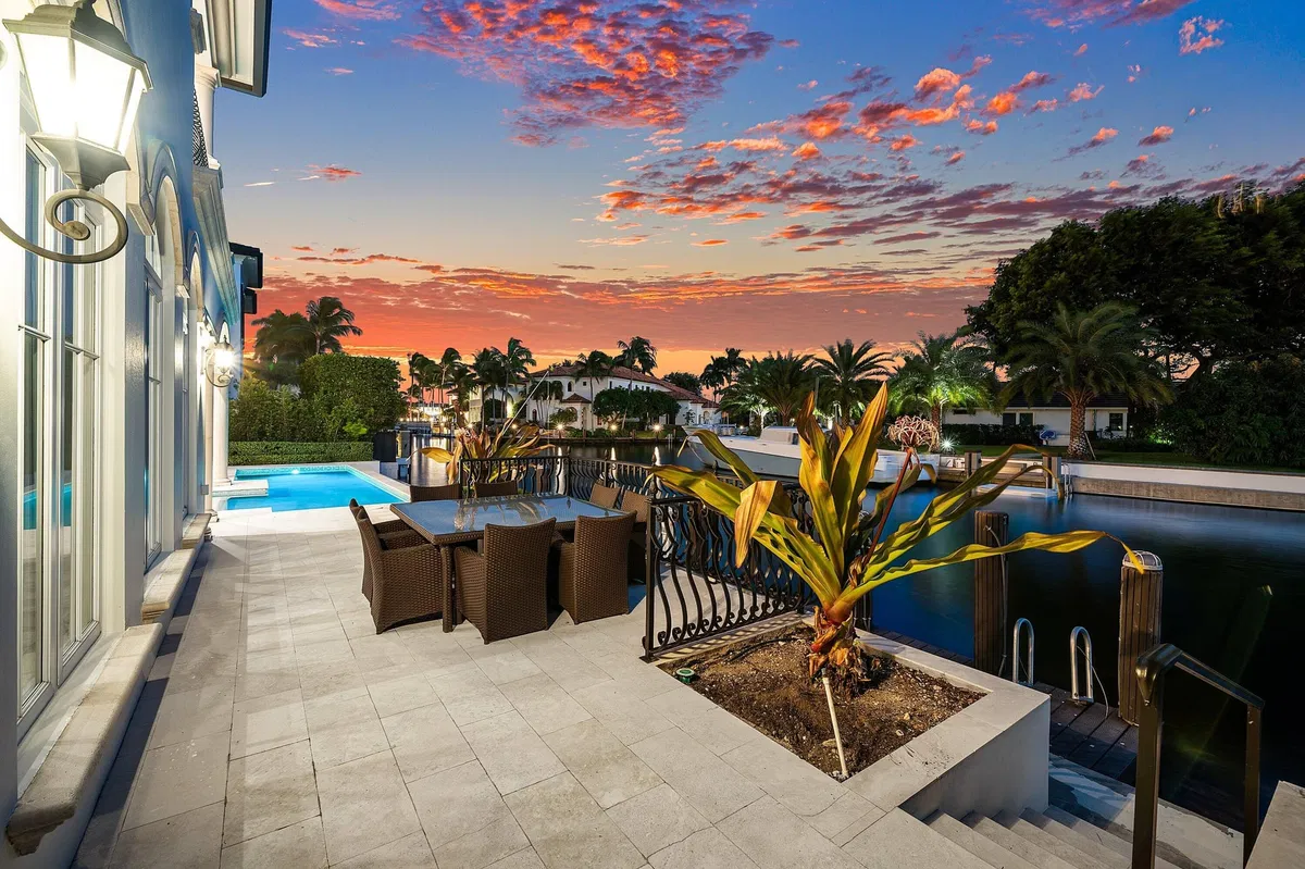 Golden Harbour Residence photo 79